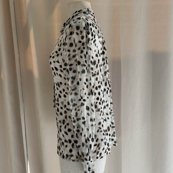 EUC 100% silk Ecru brand blouse size Small - Picture 3 of 13